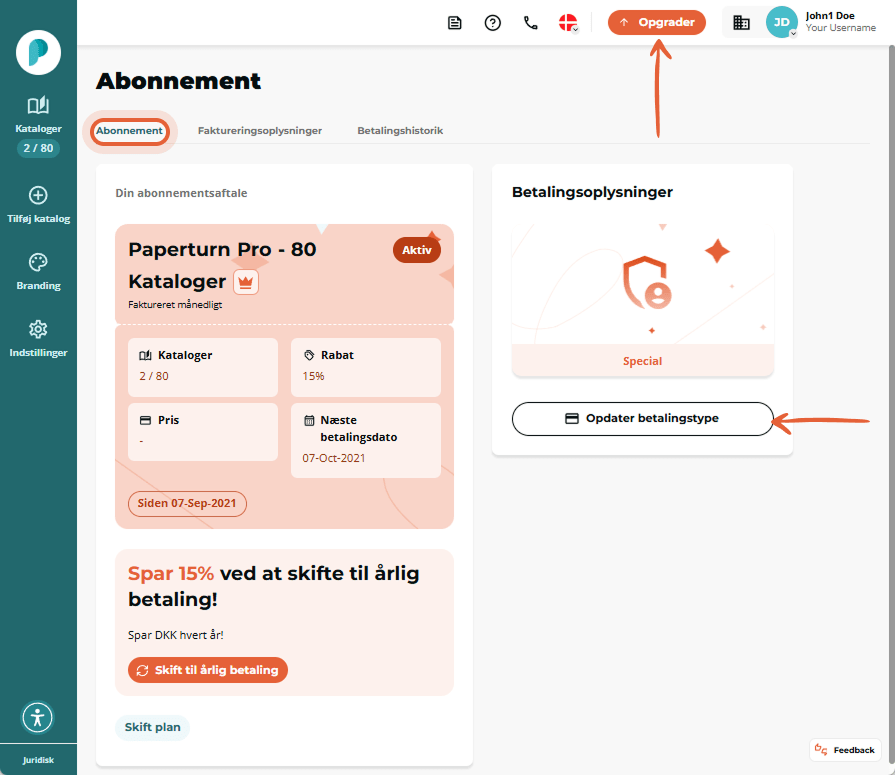 Abonnementsside der viser plankort betalingsmetodepanel med pil mod knappen “Opdater betalingsmetode